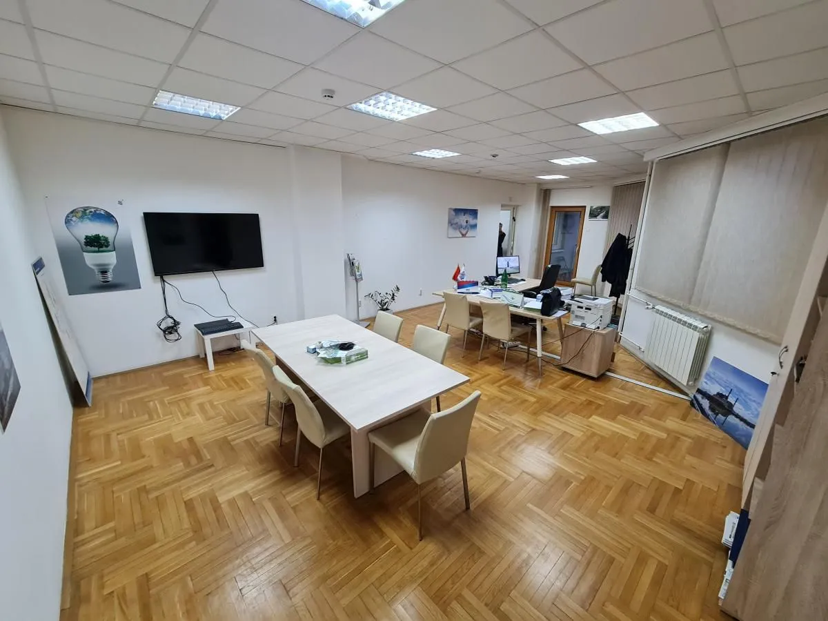 Rent, office space, 650m², Slavija, Vračar Sve Podlokacije