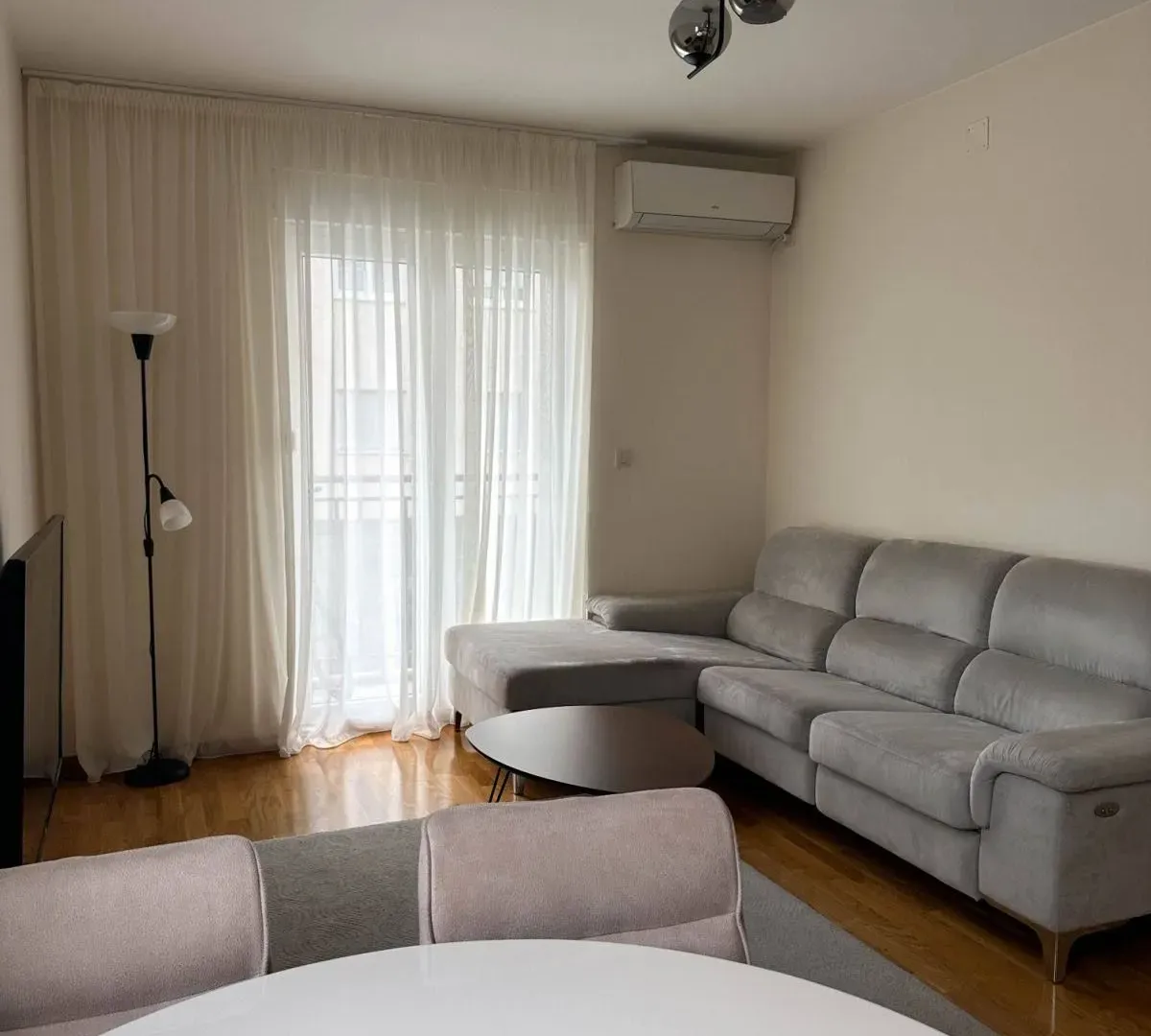 Izdavanje, dvosoban stan, 53m², Zabjelo, Podgorica