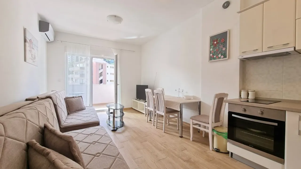 Rent, studio apartment, 34m², Budva, Crna Gora