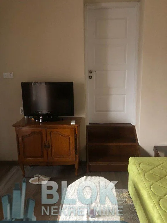 Izdavanje, jednosoban stan, 32m², Centar, Podgorica