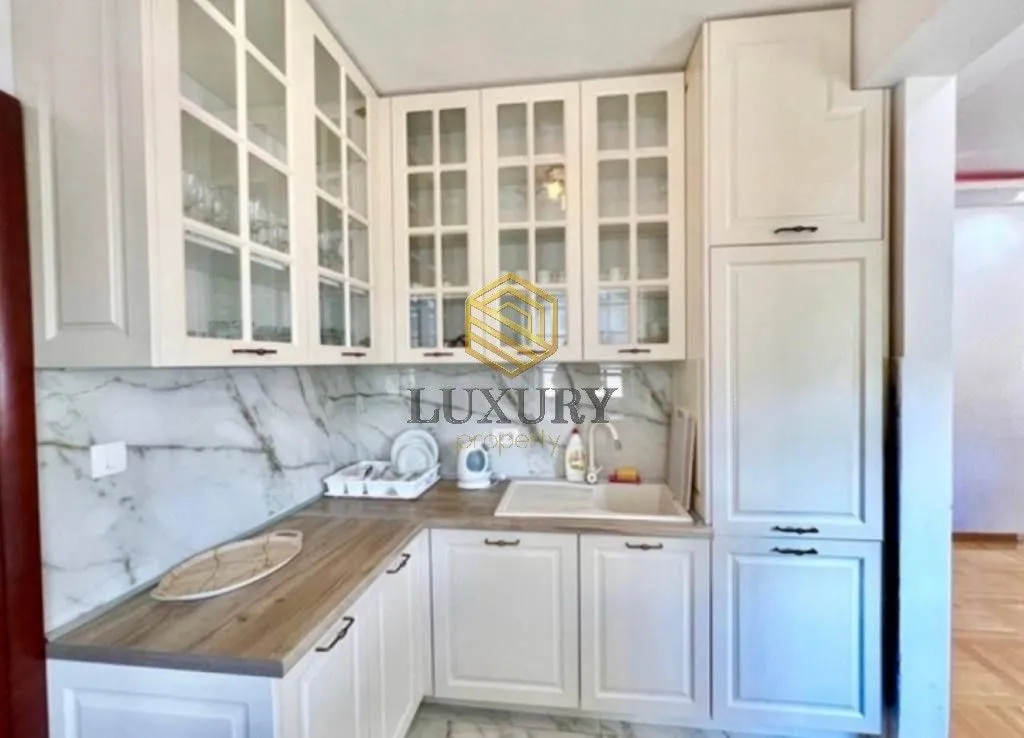Sale, house, 400m², Markovići, Budva