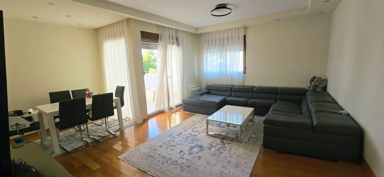 Prodaja, trosoban stan, 92m², Centar, Bar