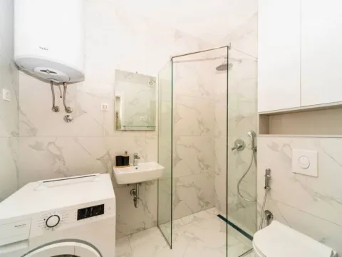 Izdavanje, dvosoban stan, 72m², Stari Aerodrom, Podgorica - image 11
