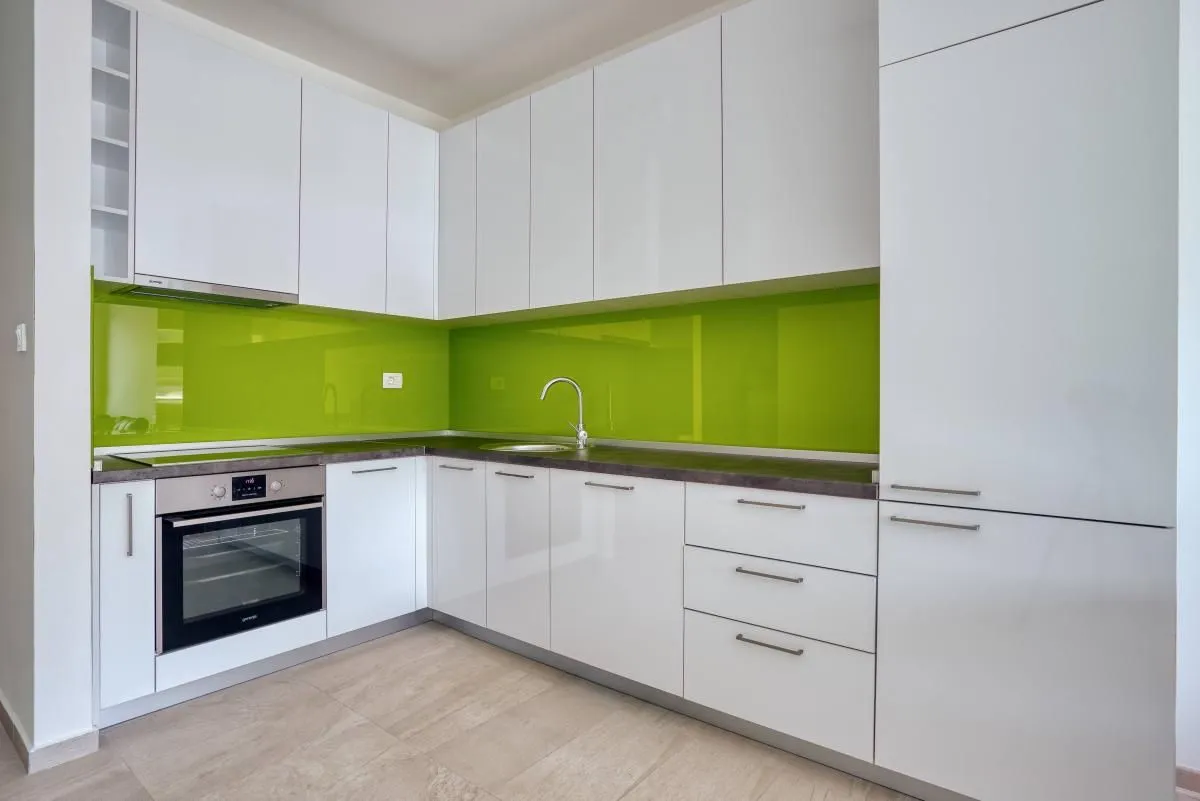 Rent, one bedroom apartment, 66m², Bečići, Budva