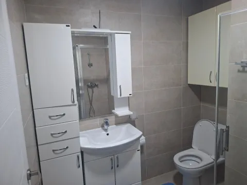 Izdavanje, jednosoban stan, 58m², Centar, Bar - image 3