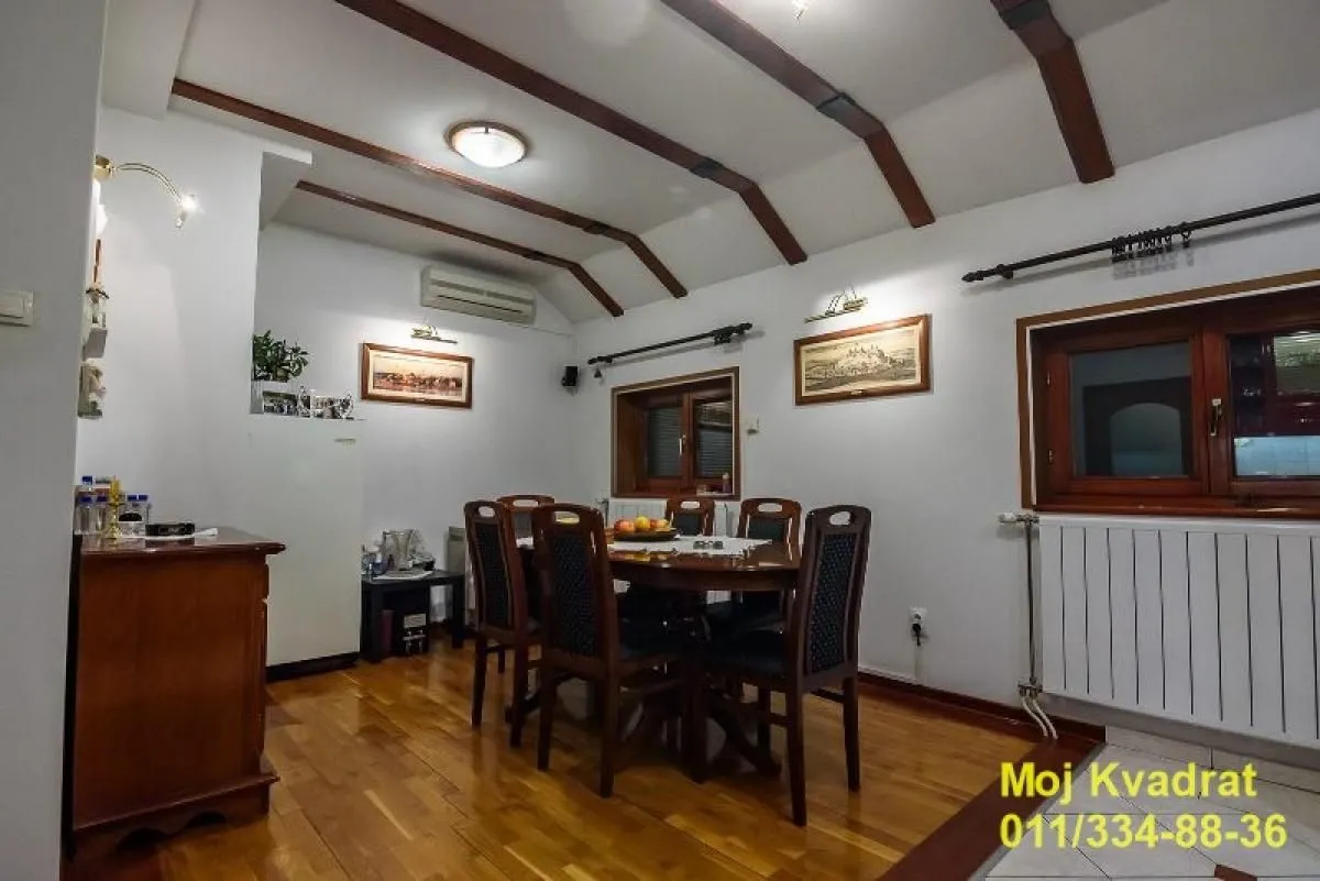 Sale, four bedroom apartment, 105m², Stari Grad, Beograd