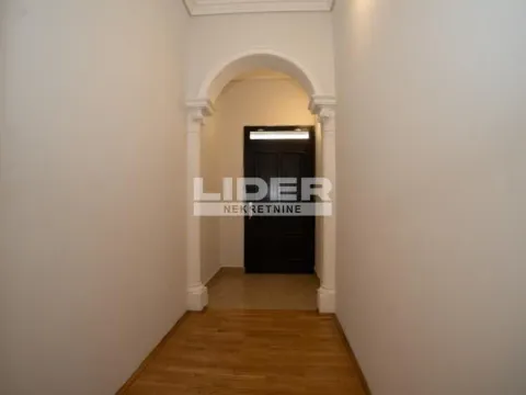 Rent, house, 550m², Autokomanda, Voždovac Sve Podlokacije - image 18
