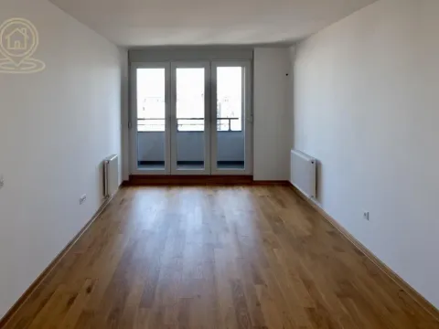 Izdavanje, trosoban stan, 92m², Novi Sad, Srbija - image 6