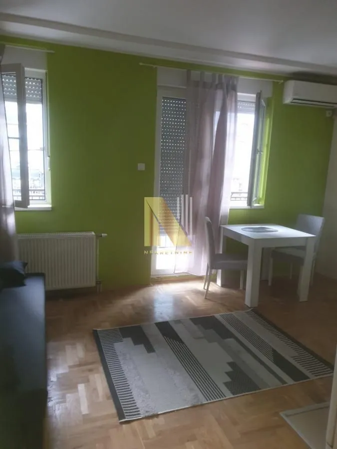 Izdavanje, garsonjera, 31m², Bulevar Evrope, Novi Sad Sve Podlokacije