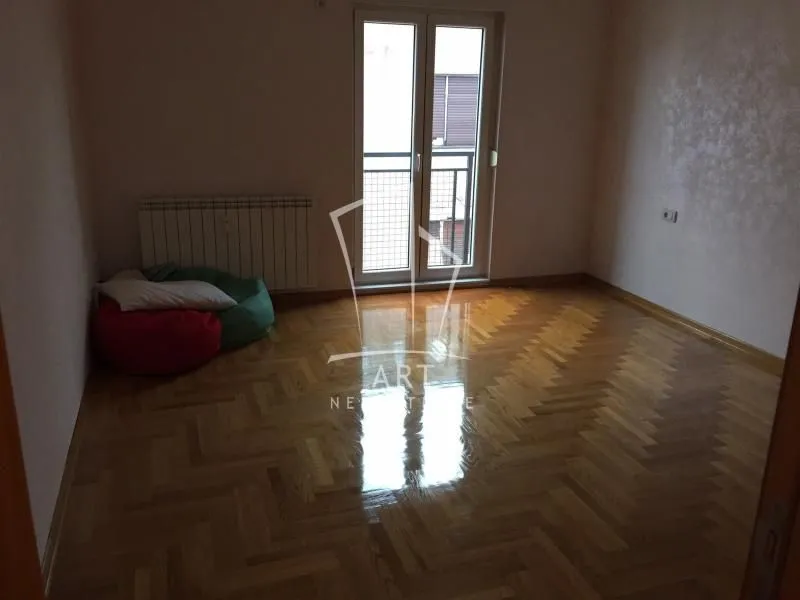 Sale, three bedroom apartment, 165m², Đeram Pijaca, Beograd