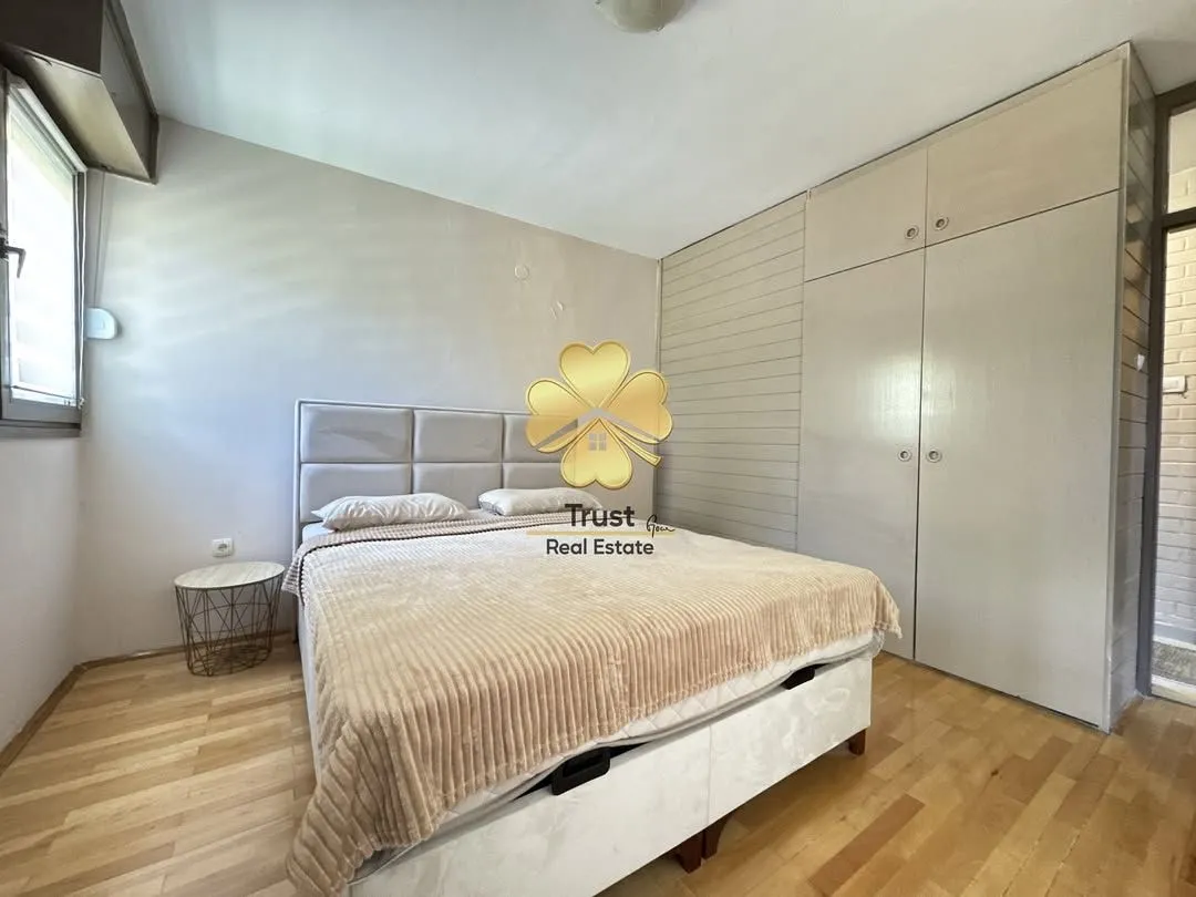 Izdavanje, dvosoban stan, 80m², Blok 5, Podgorica