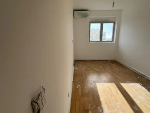 Prodaja, dvosoban stan, 74m², Centar, Bar - image 8