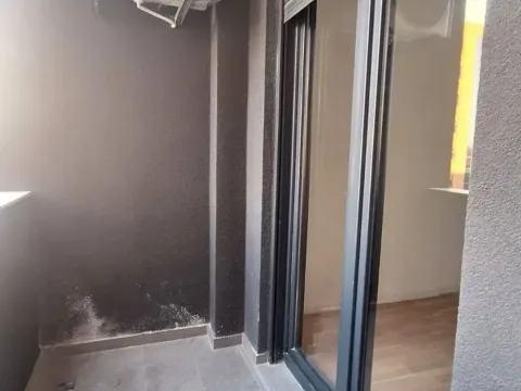 Izdavanje, jednosoban stan, 44m², Stari Aerodrom, Podgorica - image 7