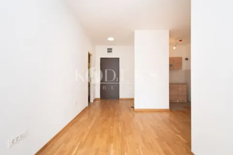 Rent, one bedroom apartment, 35m², City Kej, Podgorica - image 2
