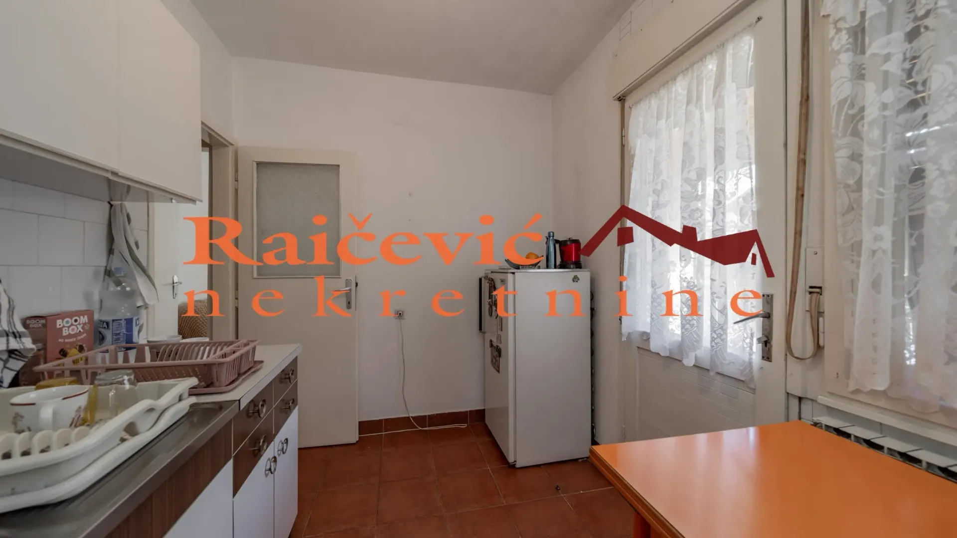Izdavanje, trosoban stan, 88m², Voždovac, Voždovac Sve Podlokacije
