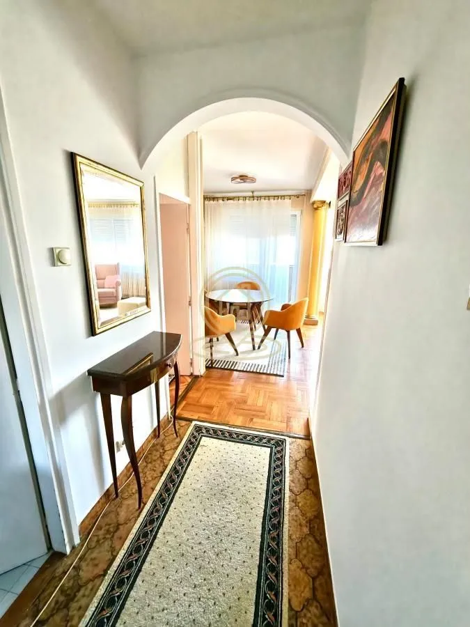 Izdavanje, dvosoban stan, 76m², Medijana, Niš