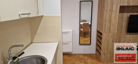 Izdavanje, garsonjera, 28m², Novi Sad, Srbija - image 4