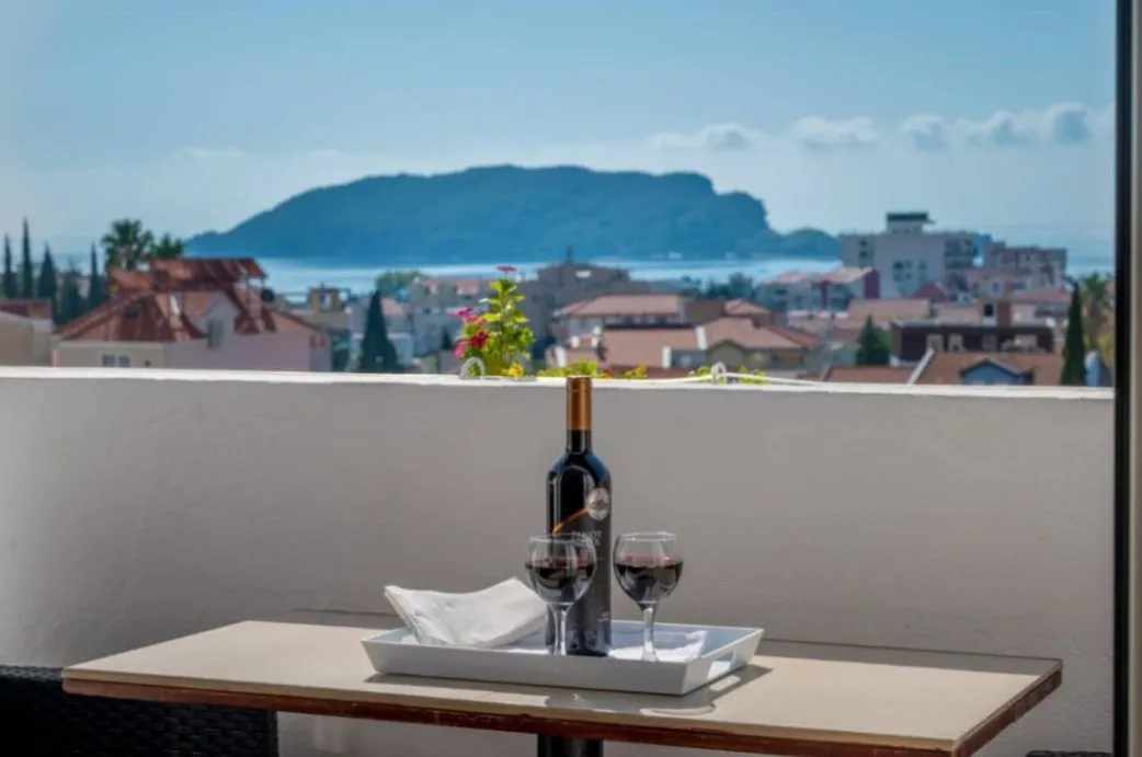 Prodaja, trosoban stan, 106m², Podkošljun, Budva