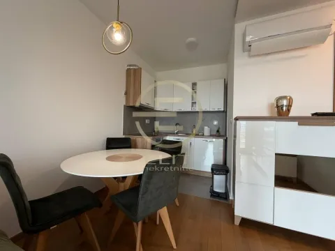 Izdavanje, stan, 43m², Bulevar Evrope, Novi Sad Sve Podlokacije - image 8