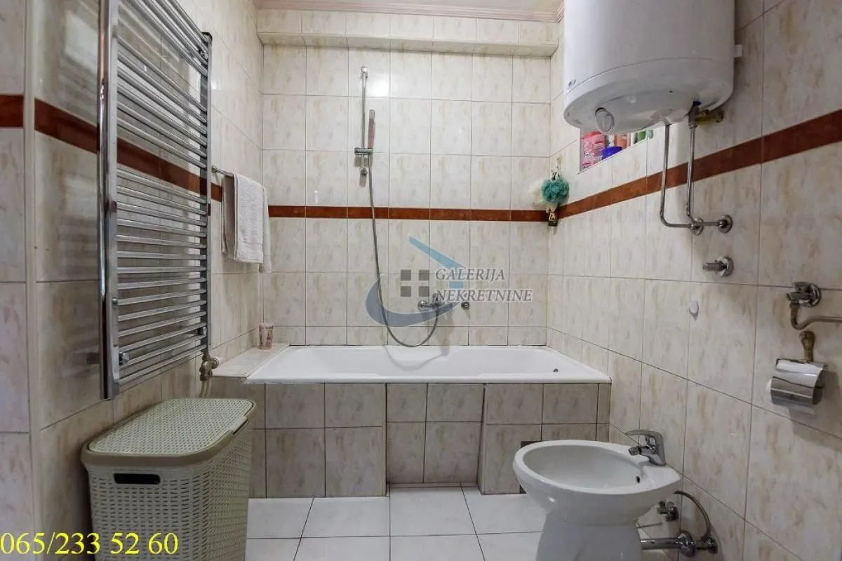 Sale, four bedroom apartment, 104m², Stari Grad, Beograd