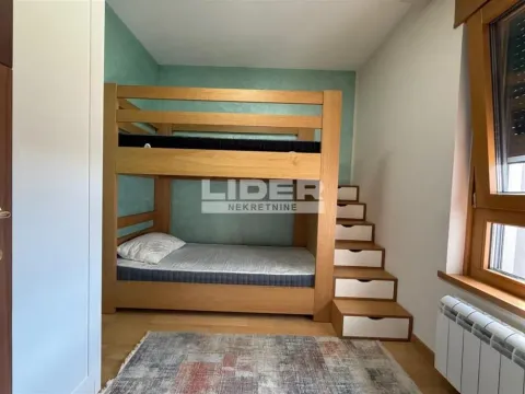 Izdavanje, trosoban stan, 60m², Vračar Centar, Vračar Sve Podlokacije - image 4