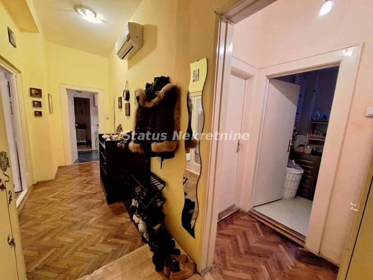 Prodaja, trosoban stan, 93m², Centar, Novi Sad