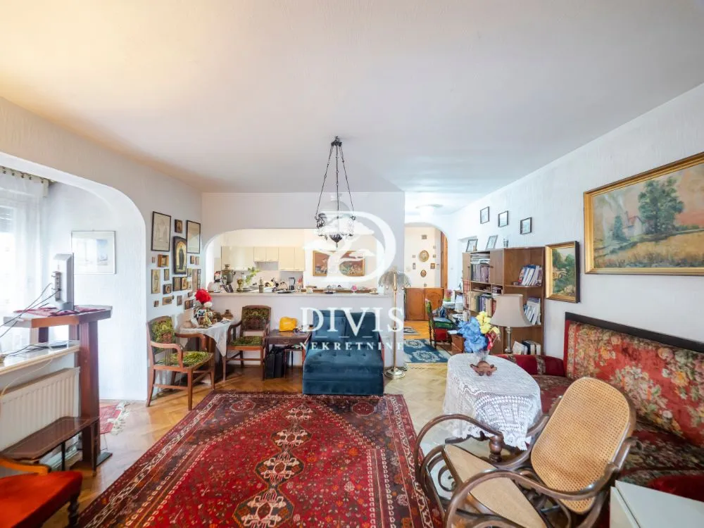 Prodaja, trosoban stan, 80m², Skadarlija, Beograd