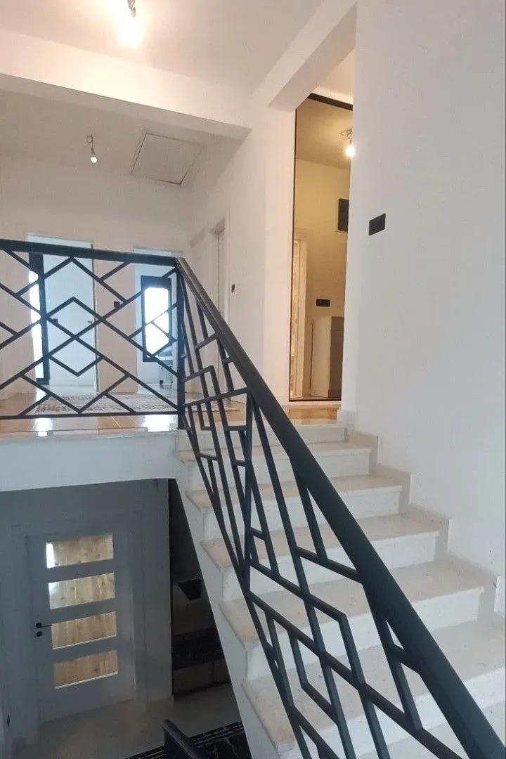 Rent, apartment, 180m², Gornja Gorica, Podgorica