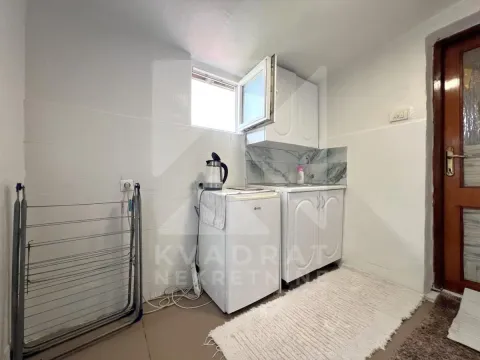 Izdavanje, garsonjera, 25m², Stari Aerodrom, Podgorica - image 3