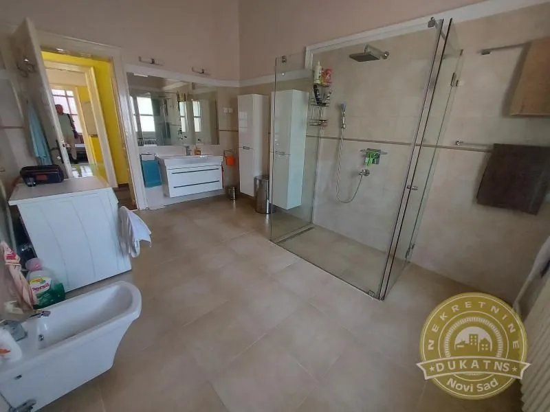 Prodaja, kuća, 187m², Sremska Kamenica, Petrovaradin