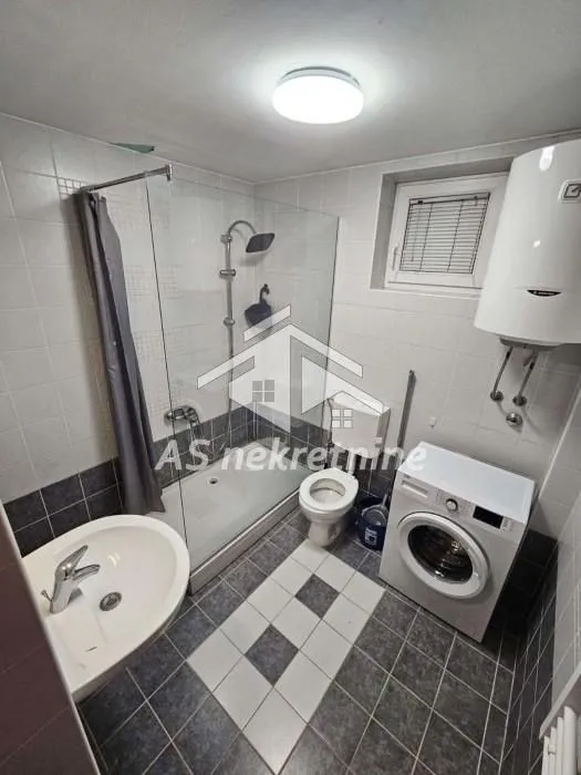 Izdavanje, dvosoban stan, 55m², Čubura, Beograd