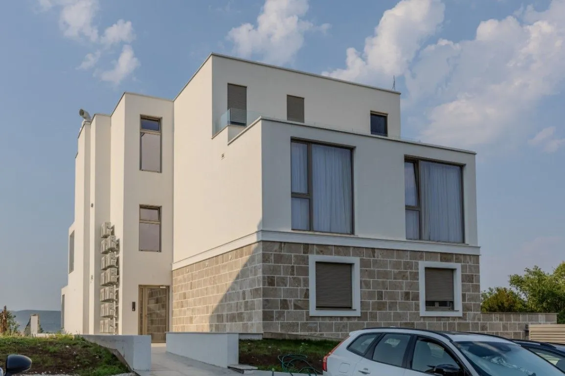 Prodaja, dvosoban stan, 113m², Tivat, Crna Gora