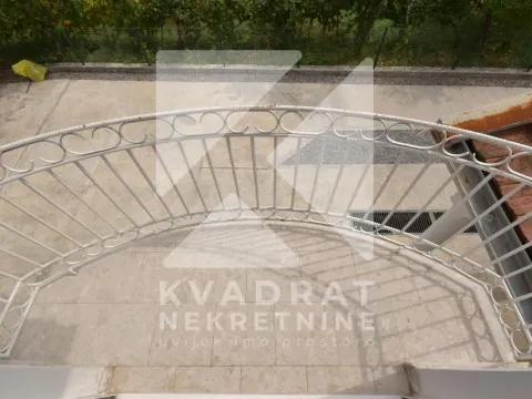 Izdavanje, kuća, 200m², Dalmatinska ulica, Podgorica - image 28