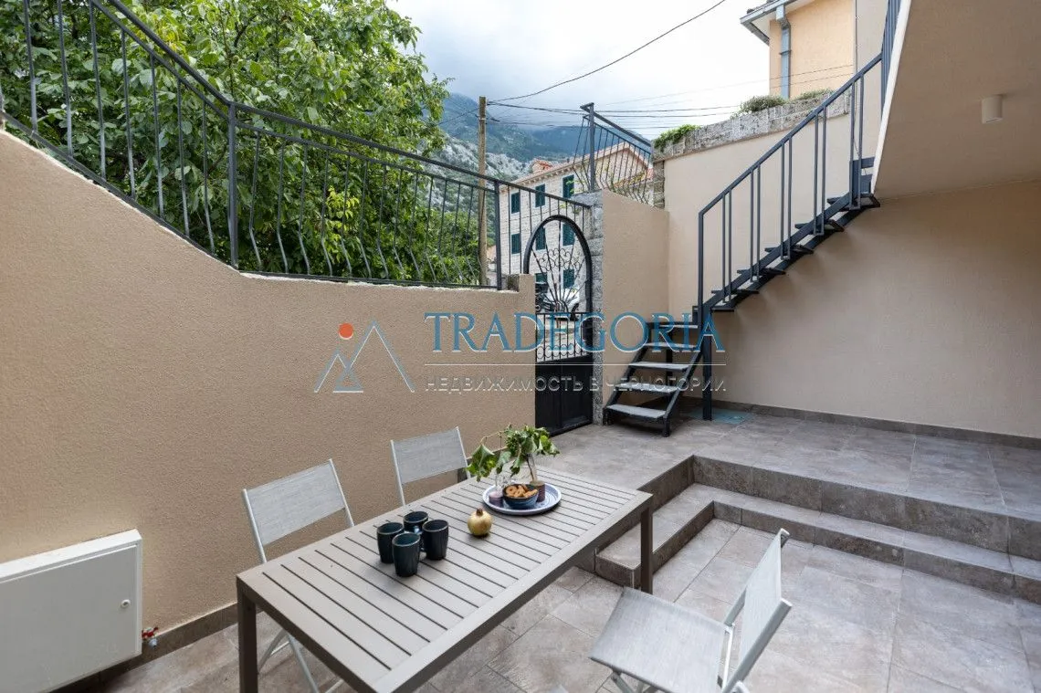 Prodaja, kuća, 170m², Škaljari, Kotor
