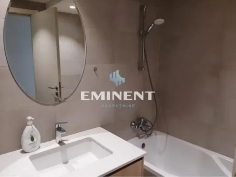 Izdavanje, trosoban stan, 82m², Savski Venac, Beograd - image 9