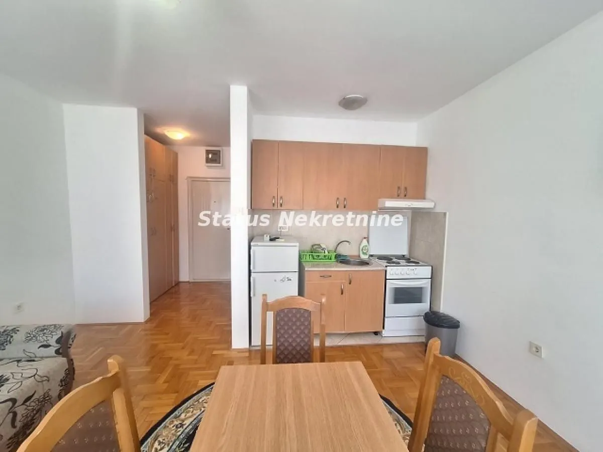 Izdavanje, garsonjera, 25m², Grbavica, Novi Sad Sve Podlokacije