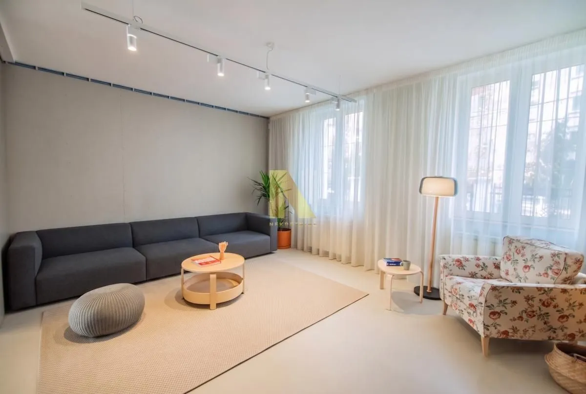 Rent, office space, 353m², Novo naselje, Novi Sad