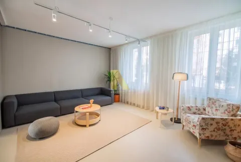Rent, office space, 353m², Novo naselje, Novi Sad - image 9