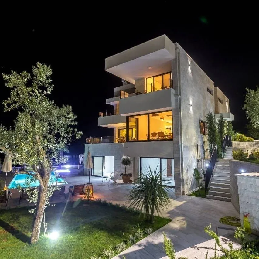 Prodaja, kuća, 490m², Đenovići, Herceg Novi