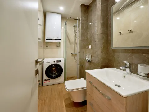 Rent, two bedroom apartment, 58m², Bečići, Budva - image 2