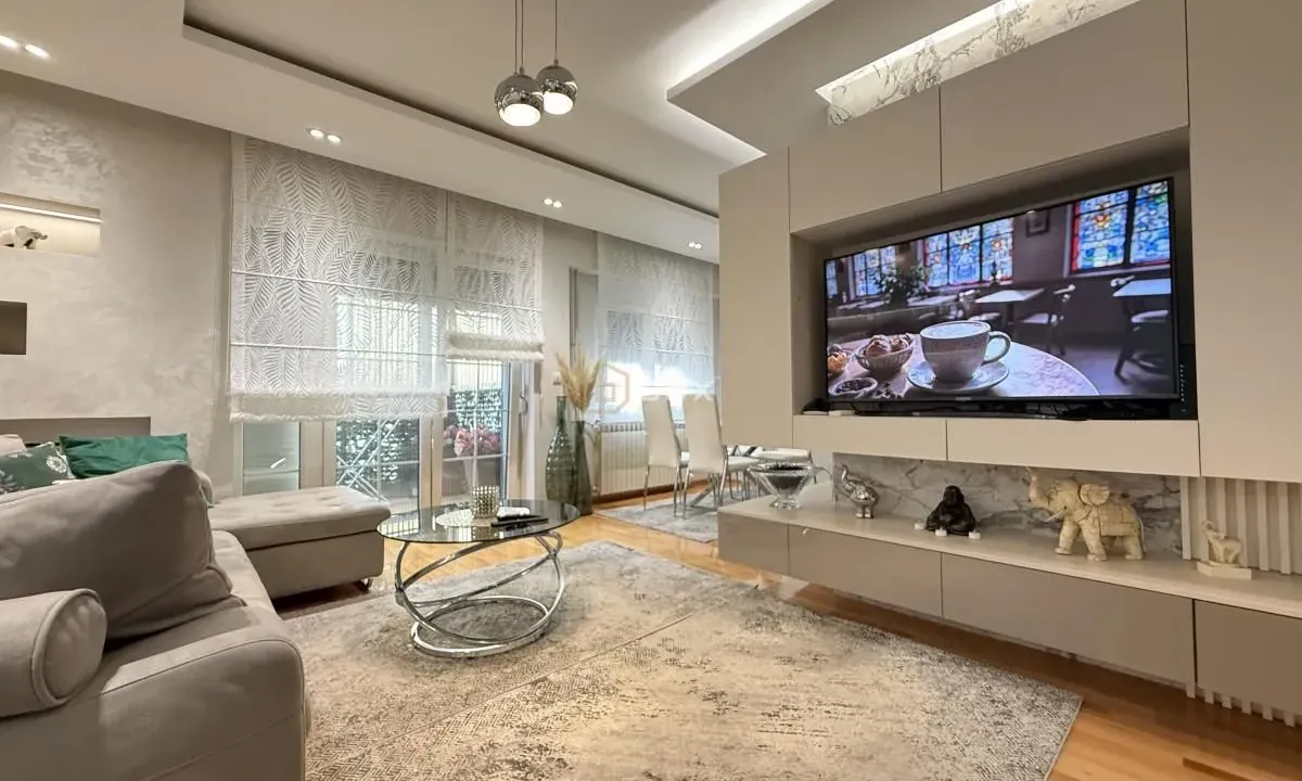 Sale, three bedroom apartment, 69m², Medijana, Niš