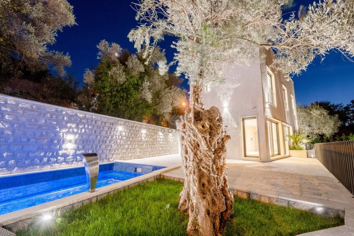 Sale, house, 240m², Kamenovo, Budva