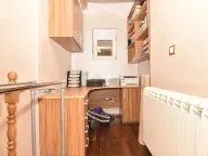 Izdavanje, kuća, 175m², Vranići, Podgorica - image 11