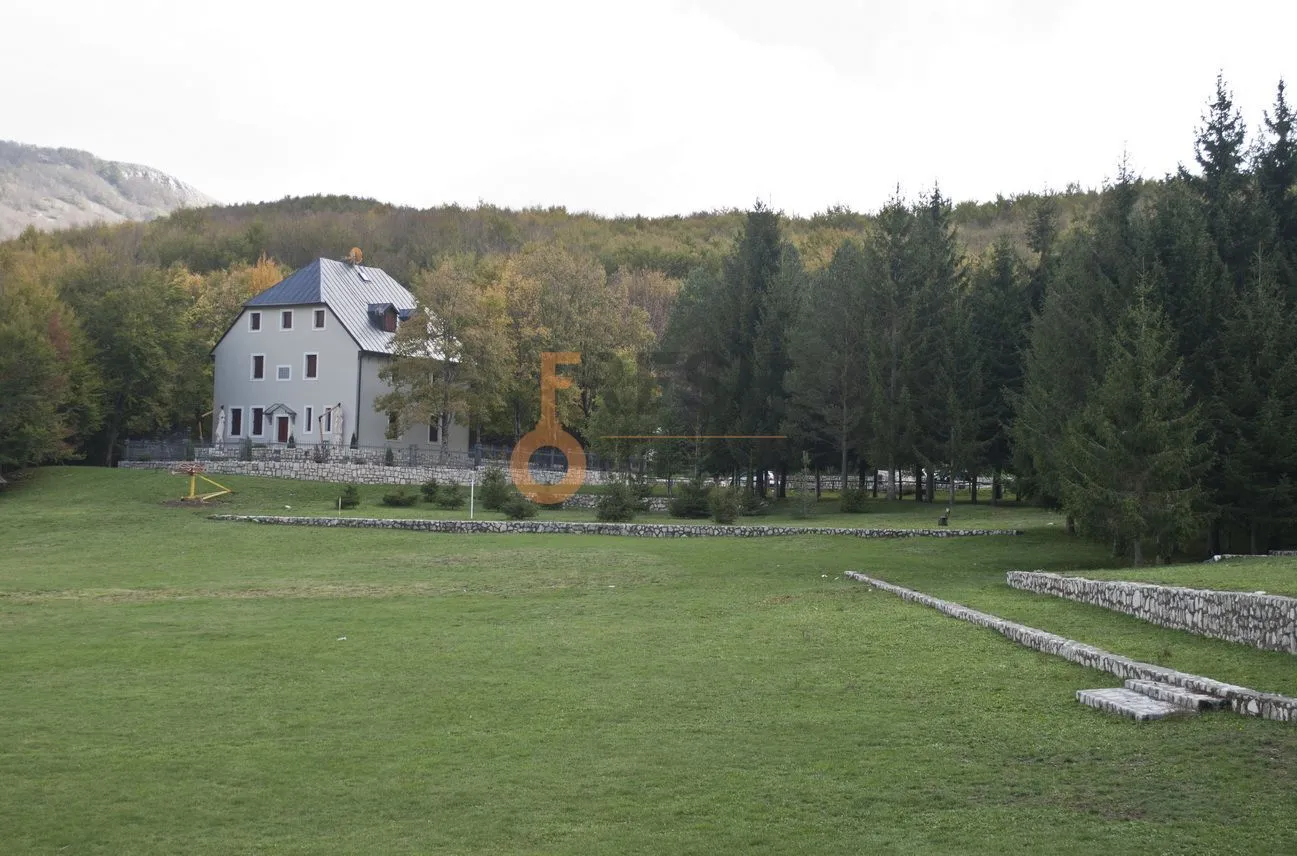 Prodaja, plac, 4307m², Cetinje, Crna Gora