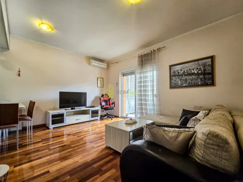 Izdavanje, dvosoban stan, 70m², City Kvart, Podgorica - image 14