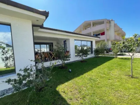 Sale, house, 200m², Karaburško Polje, Podgorica - image 2