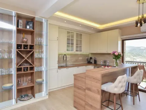 Rent, house, 300m², Radanovići, Kotor - image 7