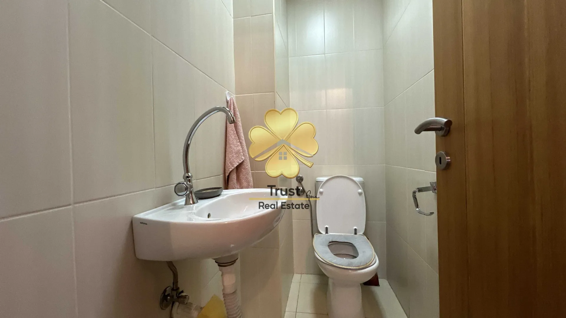 Izdavanje, trosoban stan, 100m², Blok 9, Podgorica