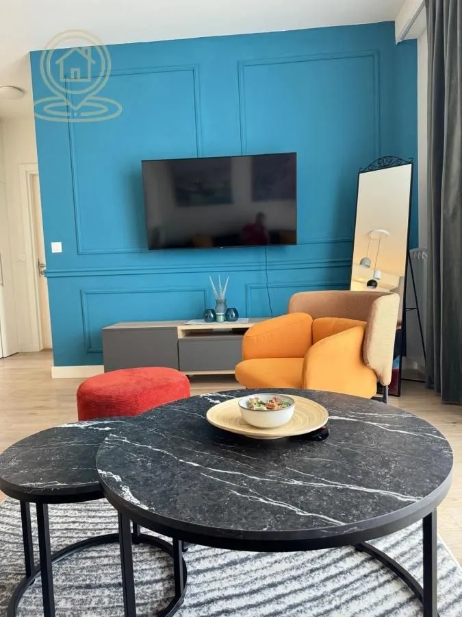 Izdavanje, trosoban stan, 82m², Savski Venac, Beograd