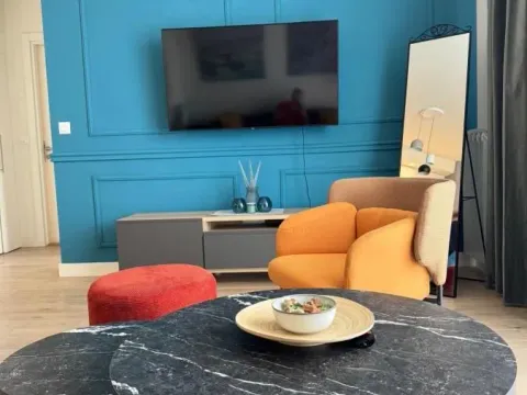 Izdavanje, trosoban stan, 82m², Savski Venac, Beograd - image 1